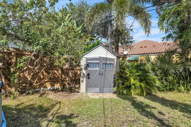 Residence photo 22