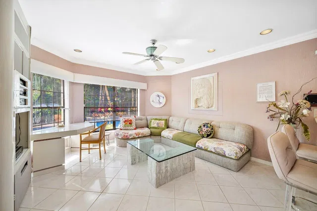  Residence photo 15