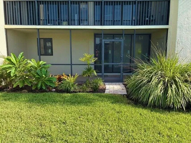 Unit 106M1 photo 18