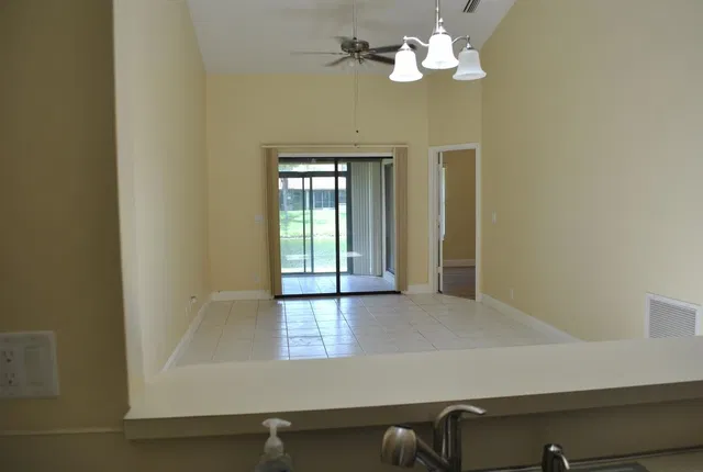 Residence photo 2