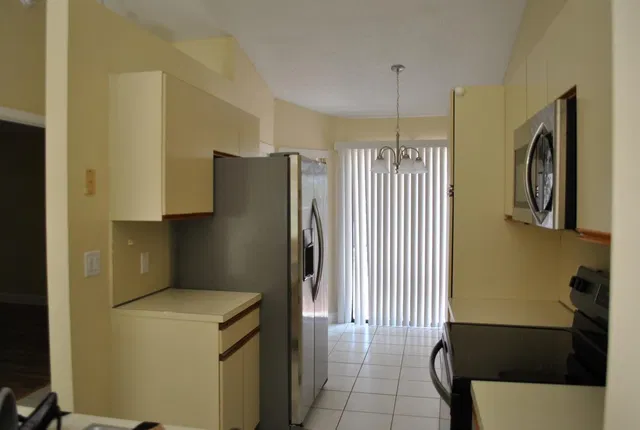 Residence photo 3