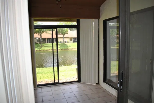Residence photo 6