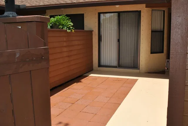 Residence photo 11