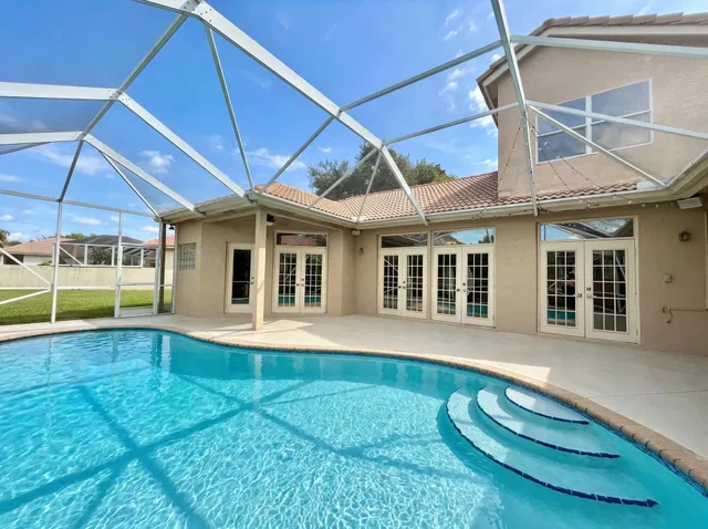 Residence photo 3