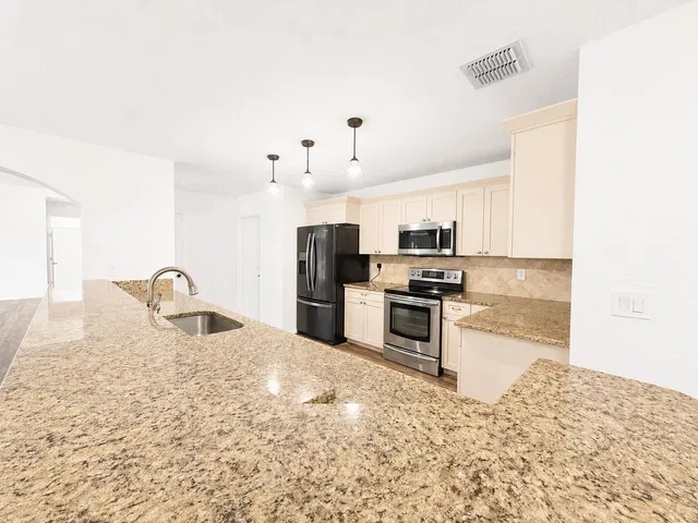 Residence photo 17
