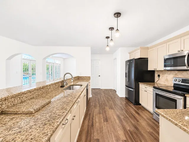 Residence photo 18