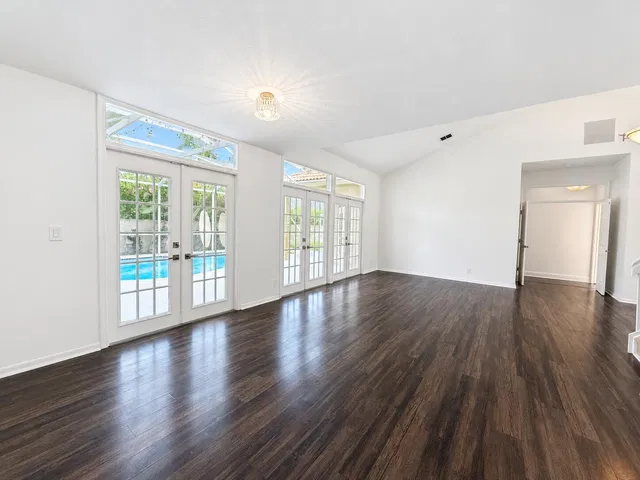 Residence photo 25