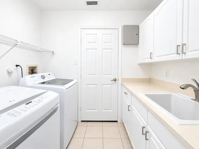 Residence photo 36