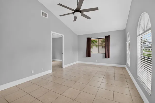 Residence photo 5