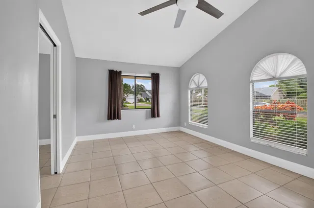 Residence photo 6