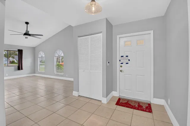 Residence photo 9