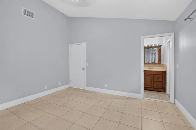 Residence photo 25