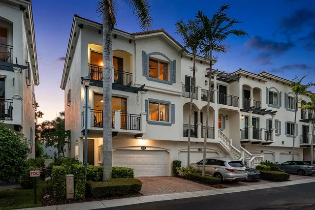 Residence photo 3