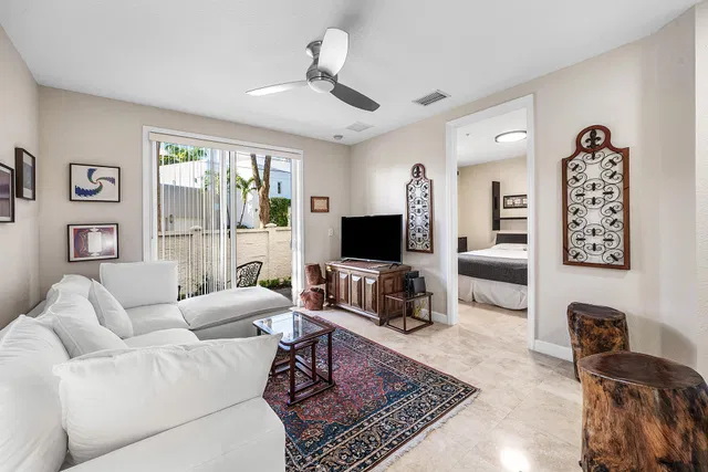 Residence photo 10