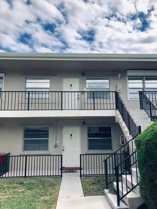 Unit 219 photo 2