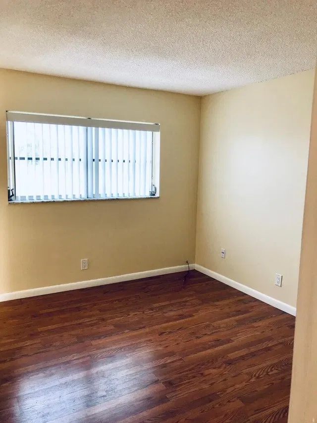 Unit 219 photo 8