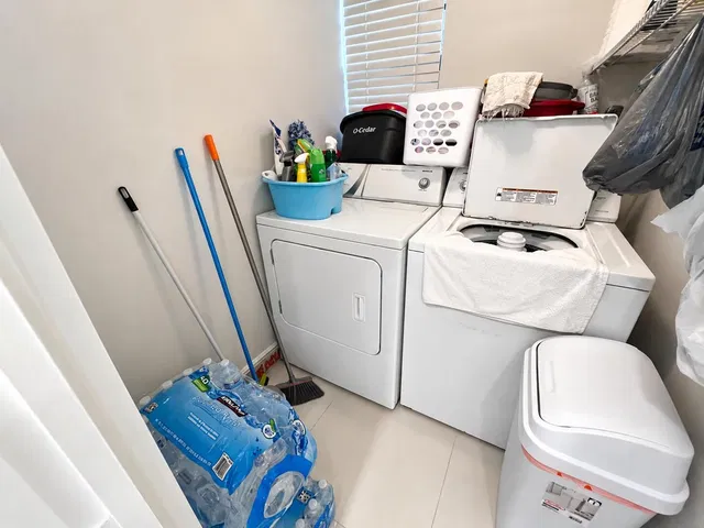  Unit 1560 photo 11