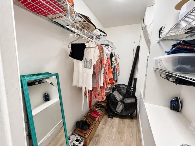 Unit 1560 photo 16