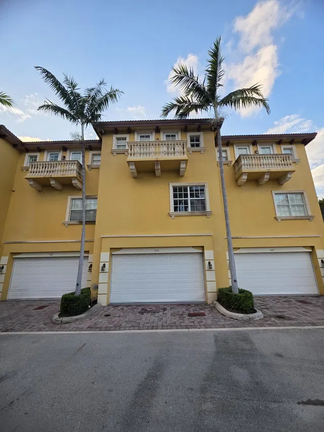 Residence photo 9