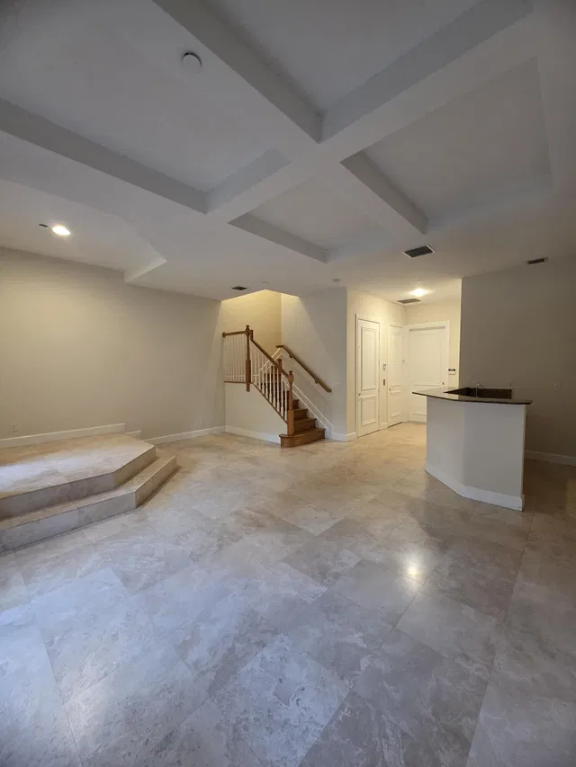 Residence photo 12