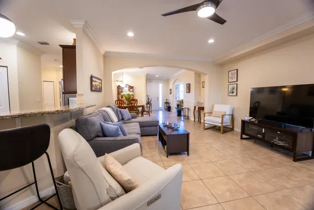 Residence photo 12