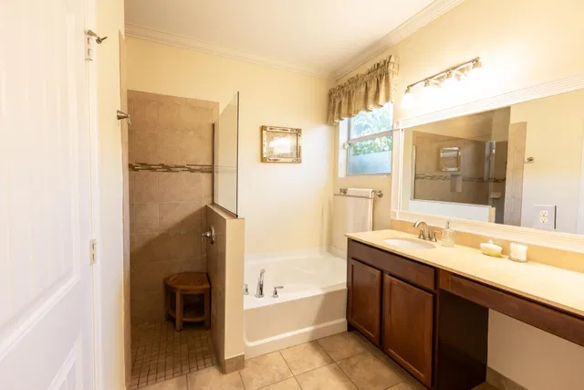 Residence photo 32