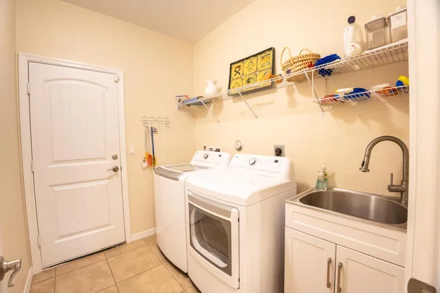 Residence photo 33