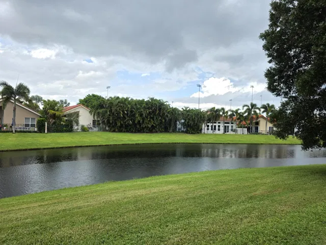 Residence photo 3