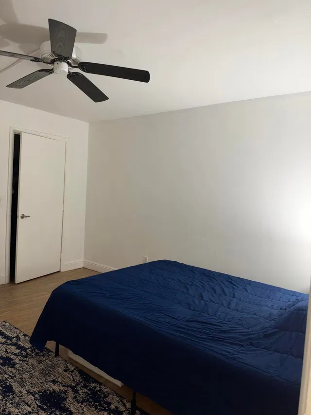 Unit 1618 photo 3