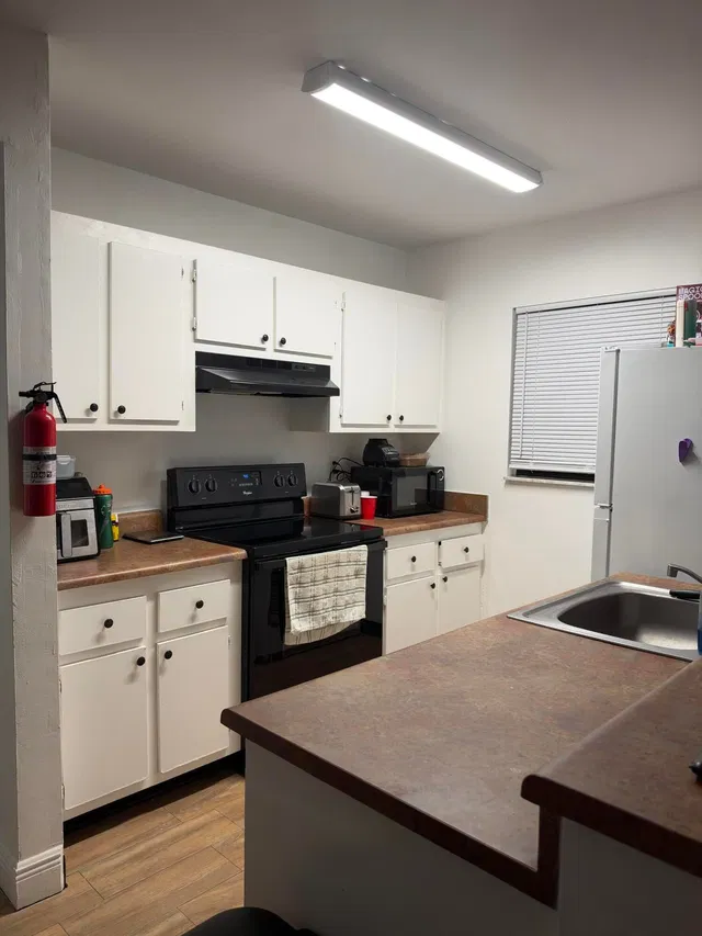 Unit 1618 photo 6