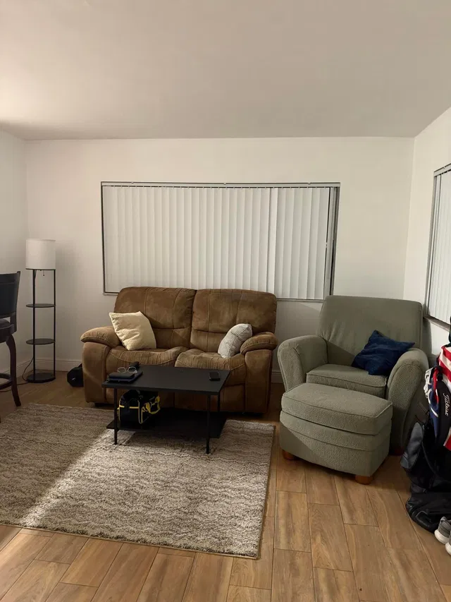 Unit 1618 photo 8