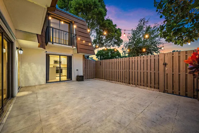Residence photo 3