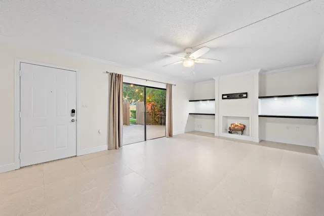Residence photo 5