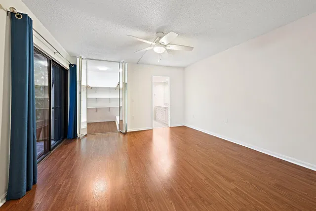 Residence photo 15