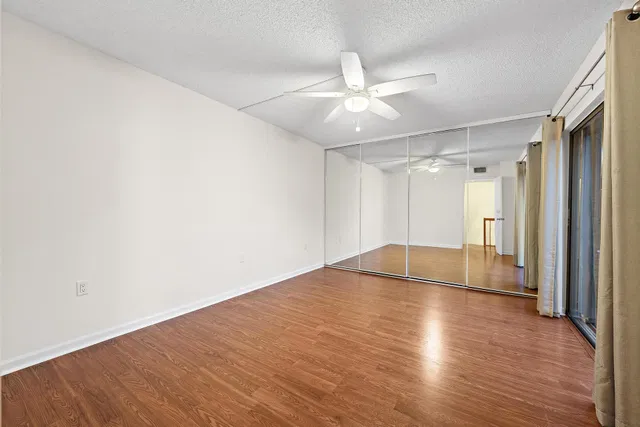 Residence photo 18
