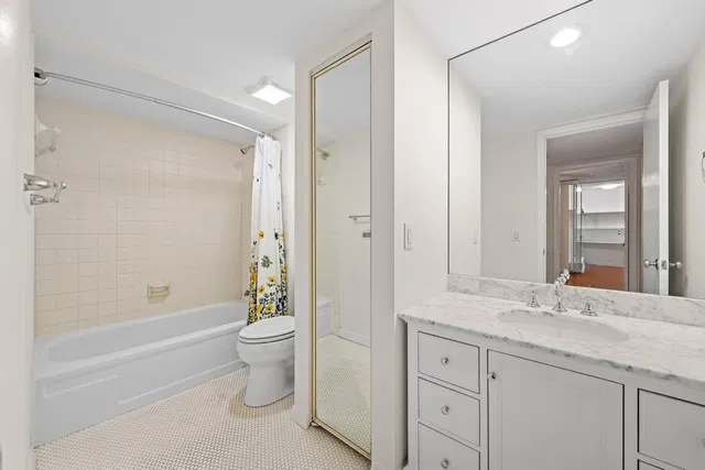 Residence photo 19