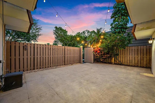 Residence photo 20