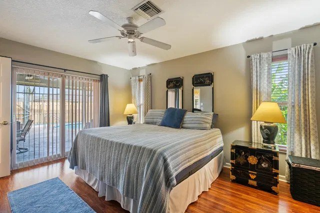 Residence photo 16