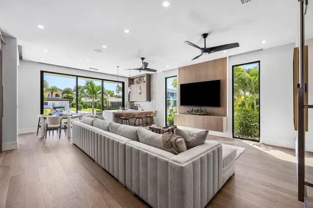 Golden Harbour Residence photo 13