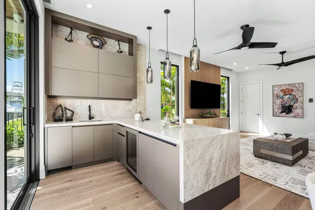 Golden Harbour Residence photo 18