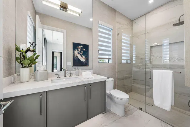 Golden Harbour Residence photo 24