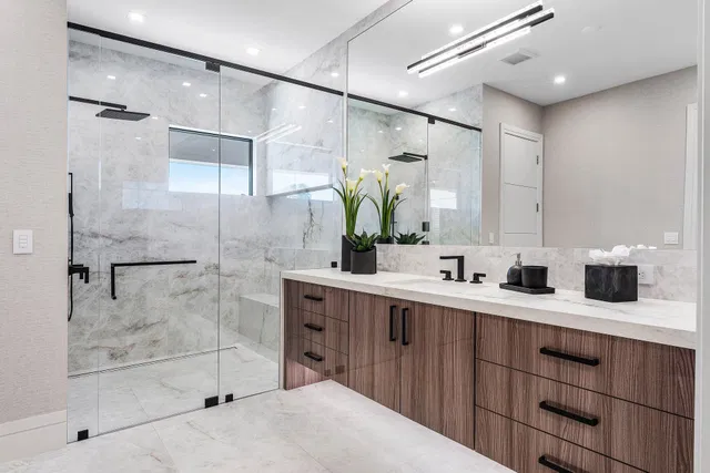Golden Harbour Residence photo 38