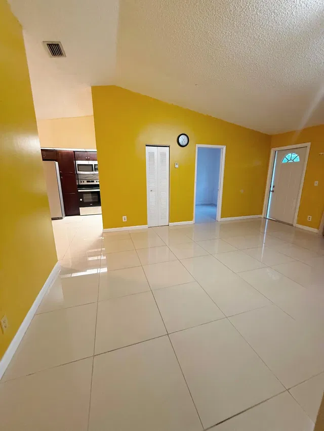  Residence photo 6