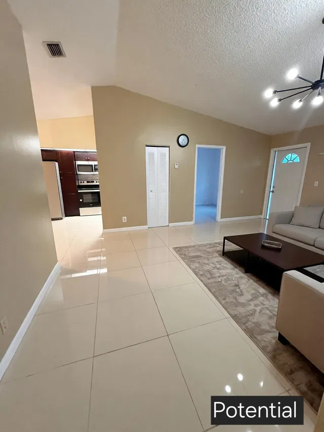  Residence photo 8