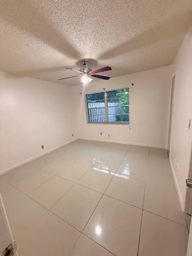  Residence photo 14