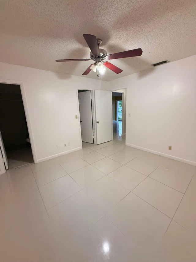  Residence photo 15