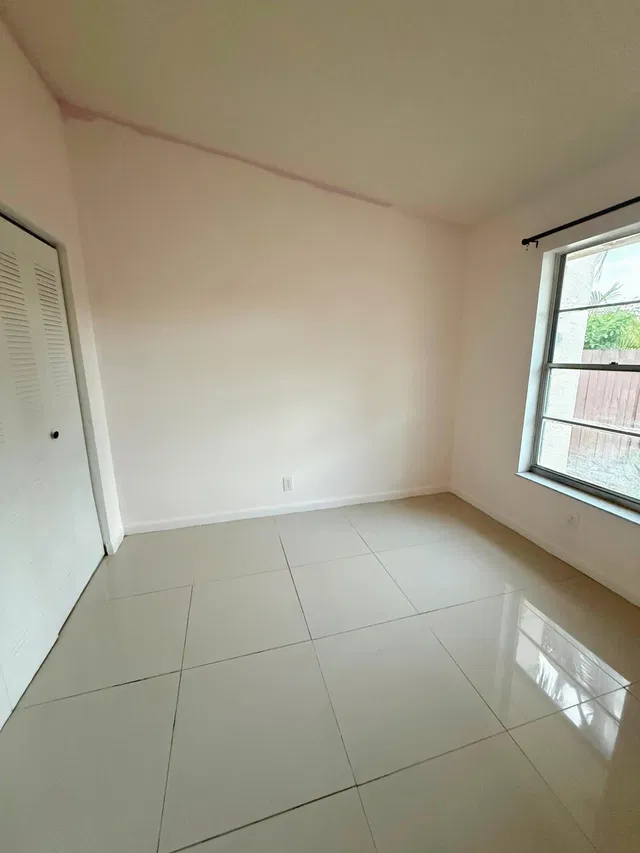  Residence photo 17