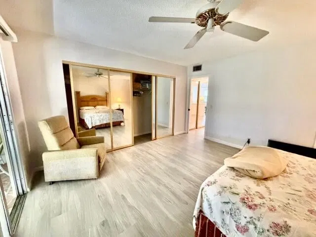 Residence photo 12