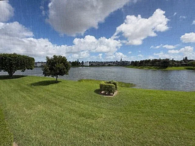 Residence photo 18