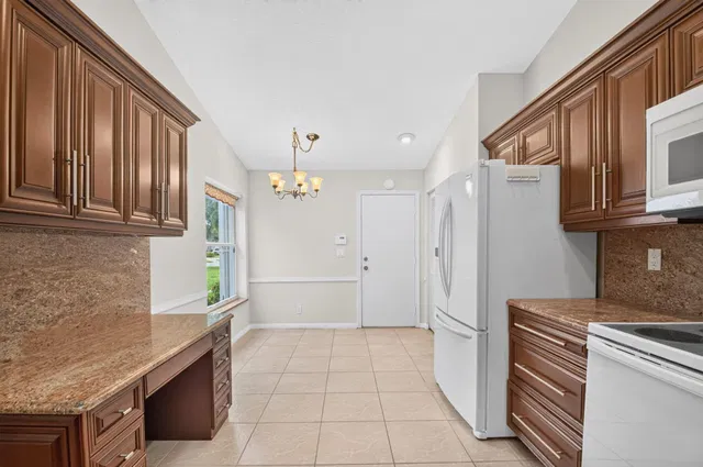 Residence photo 14